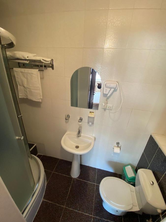 Ulpan Mini Hotel Astana Buitenkant foto