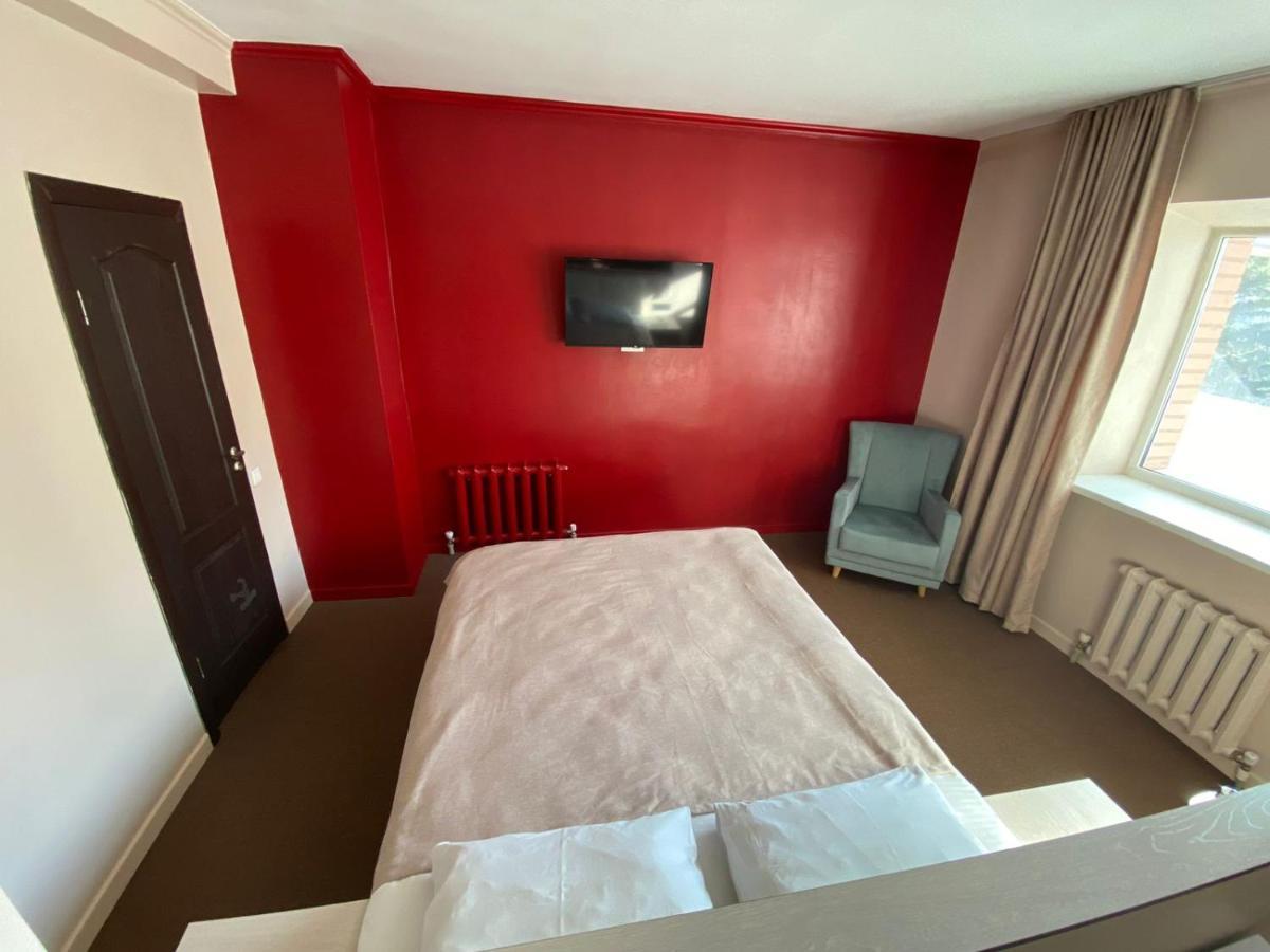 Ulpan Mini Hotel Astana Buitenkant foto