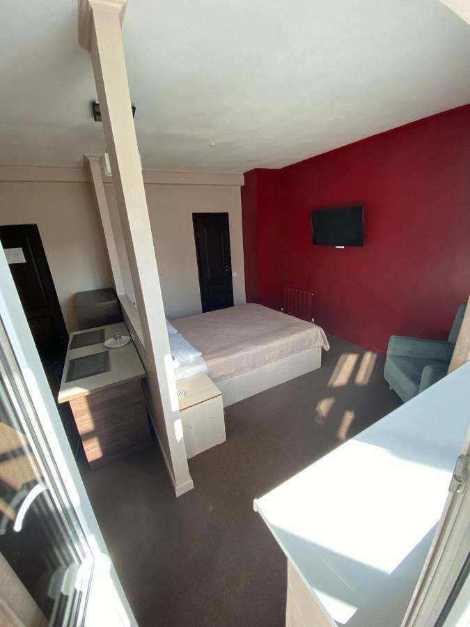 Ulpan Mini Hotel Astana Buitenkant foto