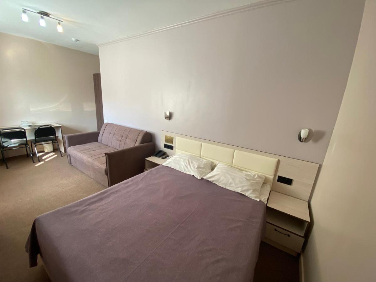 Ulpan Mini Hotel Astana Buitenkant foto