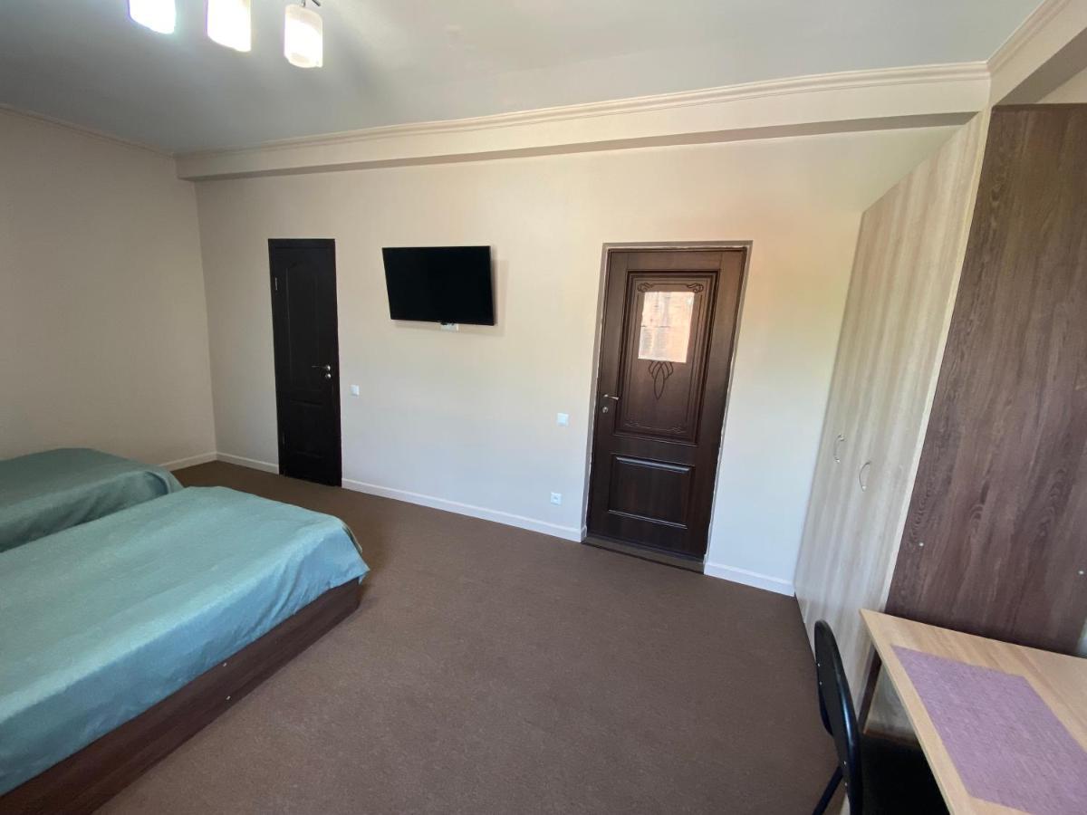 Ulpan Mini Hotel Astana Buitenkant foto