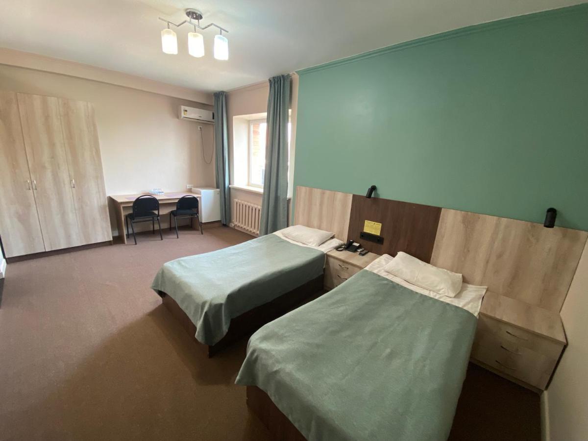 Ulpan Mini Hotel Astana Buitenkant foto