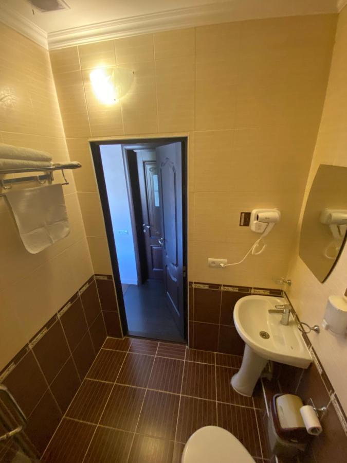 Ulpan Mini Hotel Astana Buitenkant foto