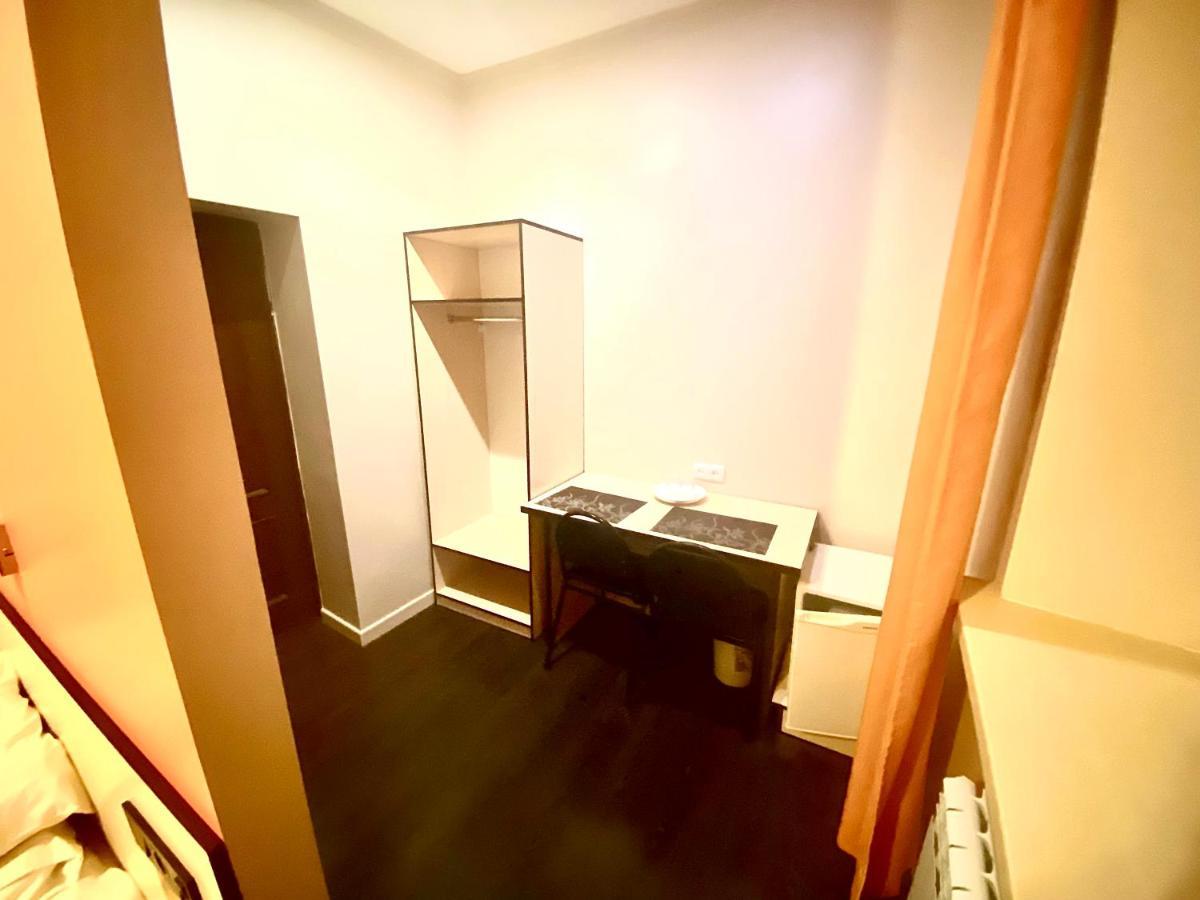Ulpan Mini Hotel Astana Buitenkant foto