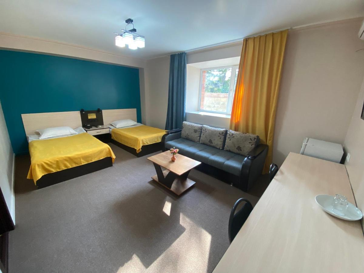 Ulpan Mini Hotel Astana Buitenkant foto