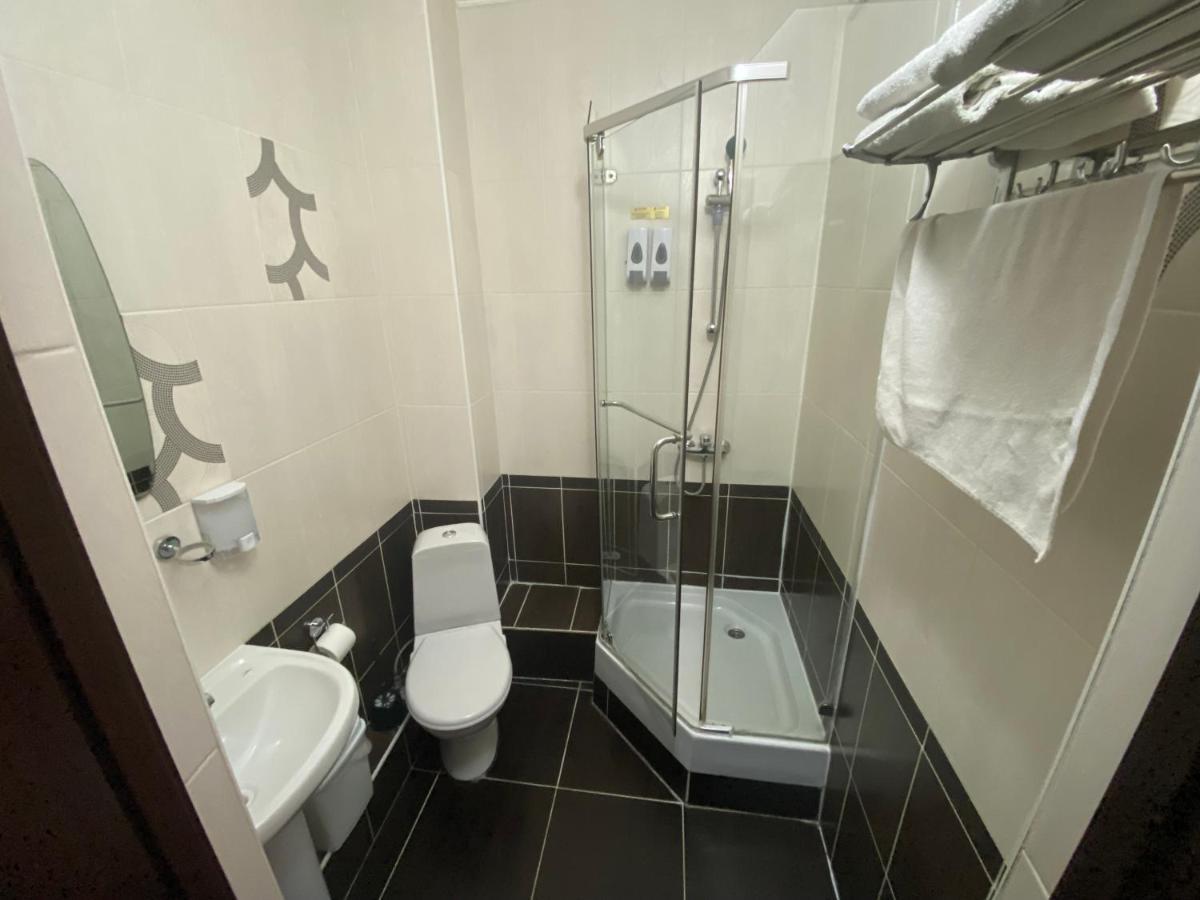 Ulpan Mini Hotel Astana Buitenkant foto