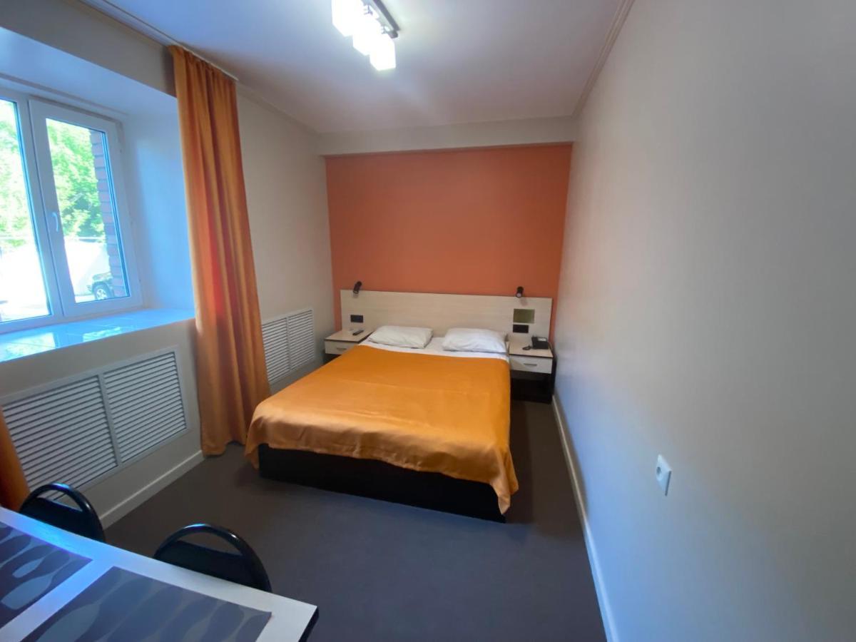 Ulpan Mini Hotel Astana Buitenkant foto