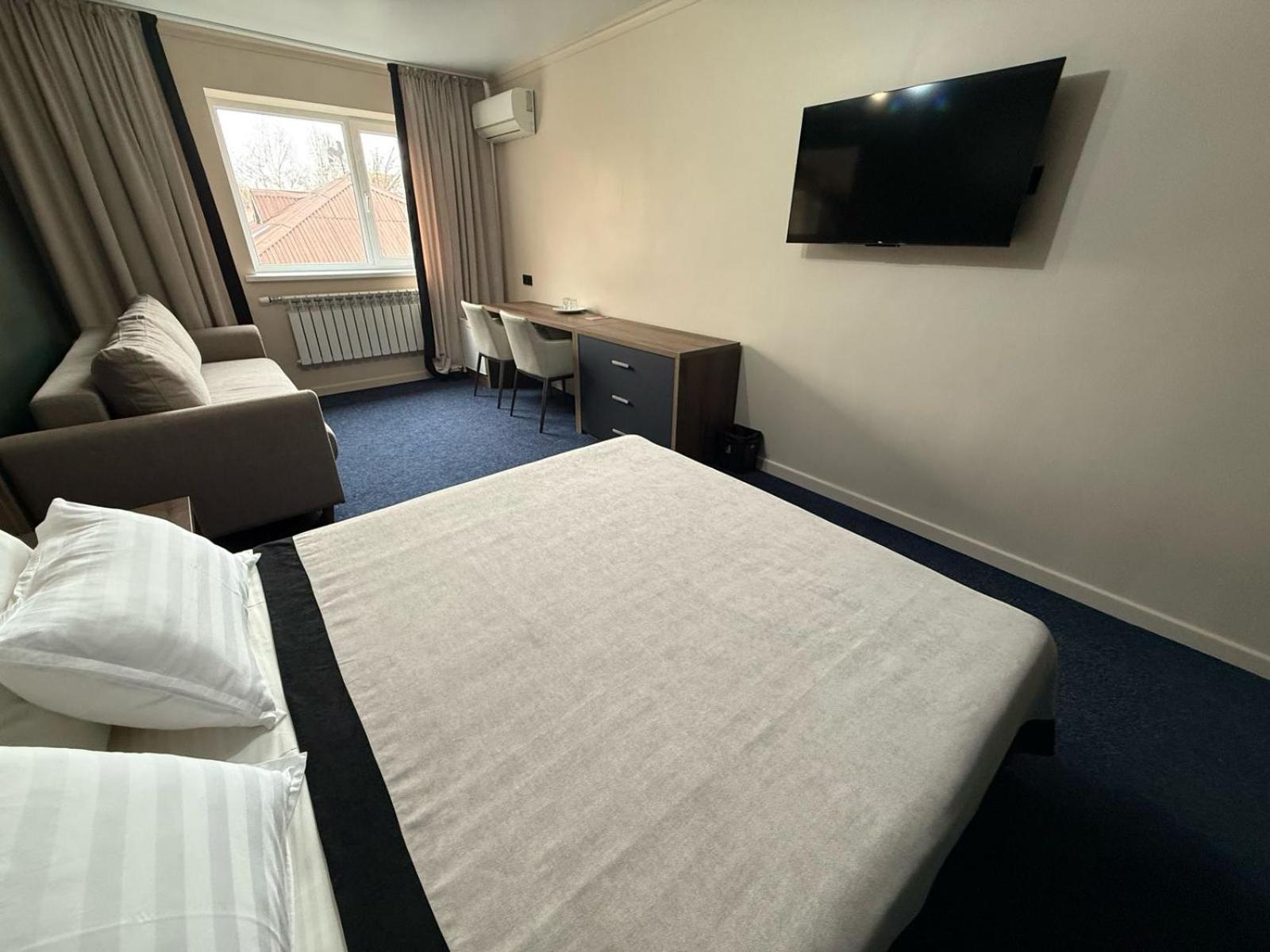 Ulpan Mini Hotel Astana Buitenkant foto