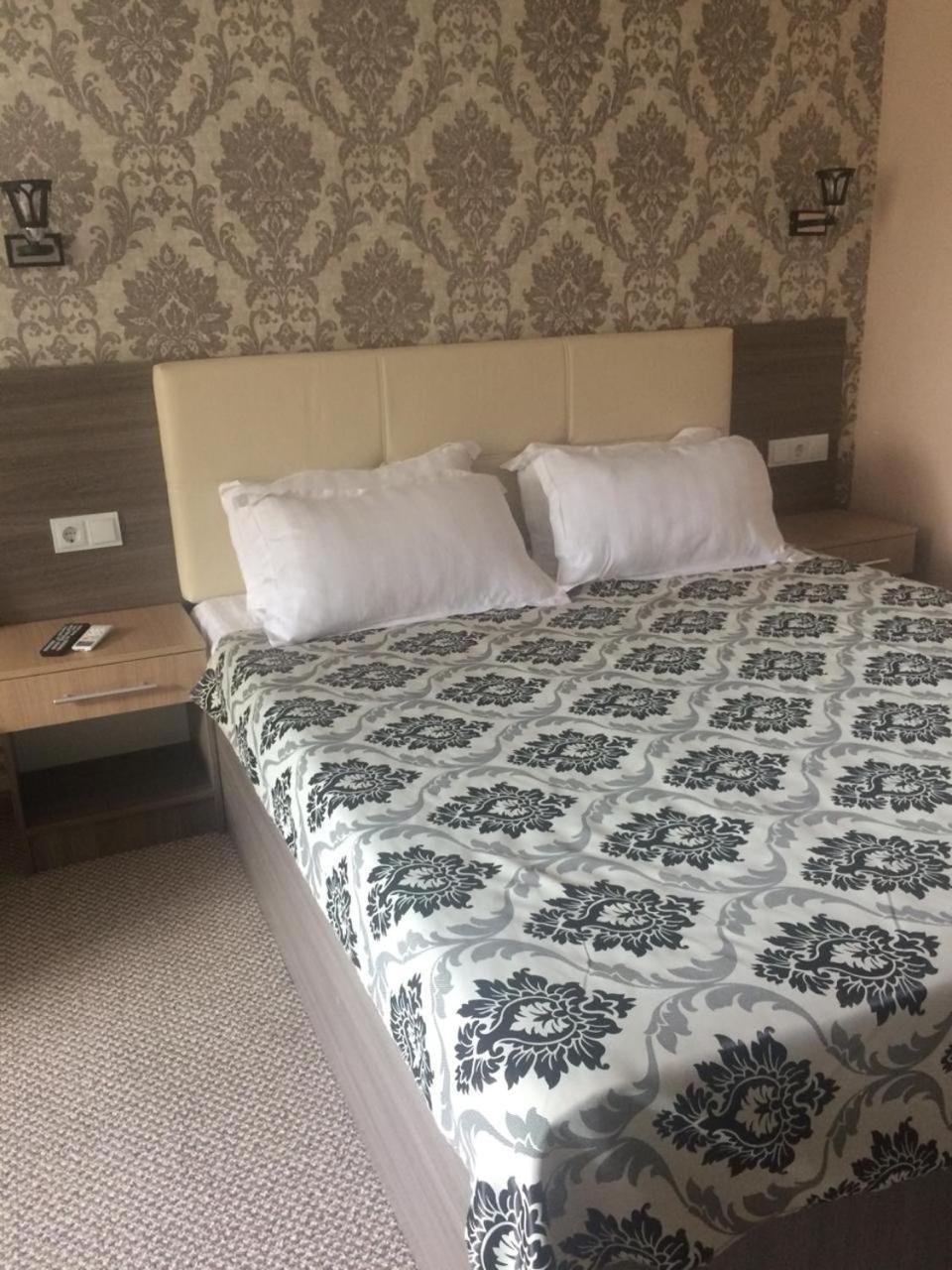 Ulpan Mini Hotel Astana Buitenkant foto