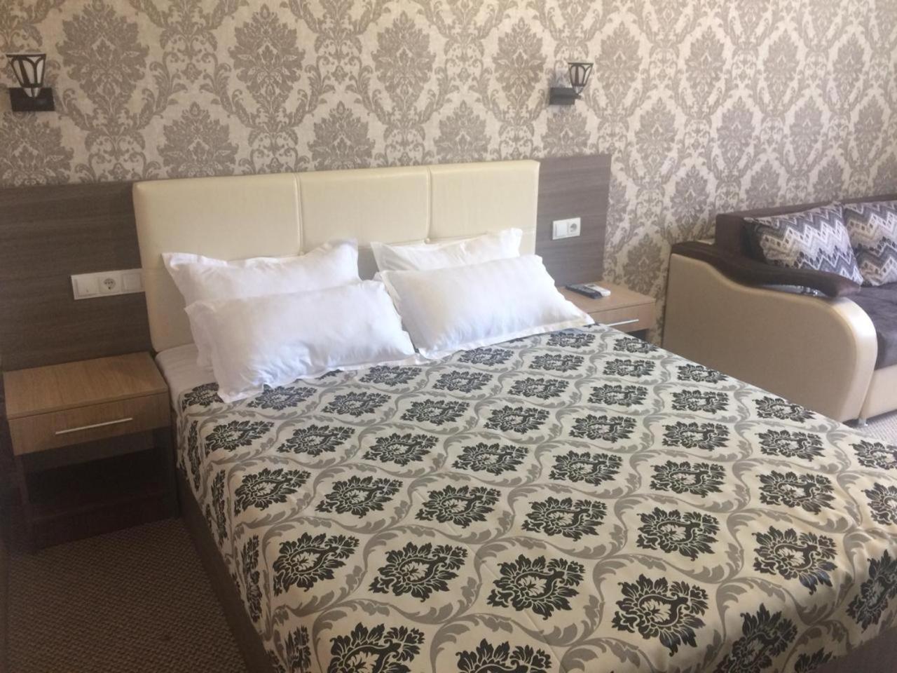 Ulpan Mini Hotel Astana Buitenkant foto
